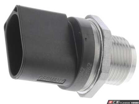 ES#2894228 - 0061536528 - Fuel Pressure Sensor - Priced Each - Located on the fuel rail - Vemo - Mercedes Benz