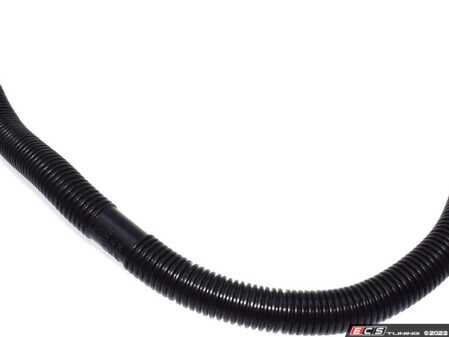 ES#2878588 - 06F103235 - Breather Hose - Goes from PCV valve to oil filter housing - Vaico - Volkswagen