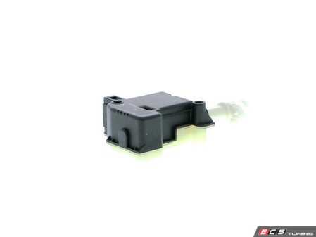 ES#2897369 - 1K5959782 - Fuel Door Actuator Motor - This motor releases the lock on your fuel filler door - Vemo - Audi Volkswagen