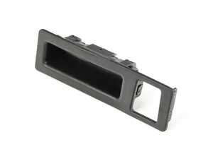 ES#4877358 - 51247463162 - Tailgate Release Button - Secures trunk and helps reduce lid vibration - URO - BMW
