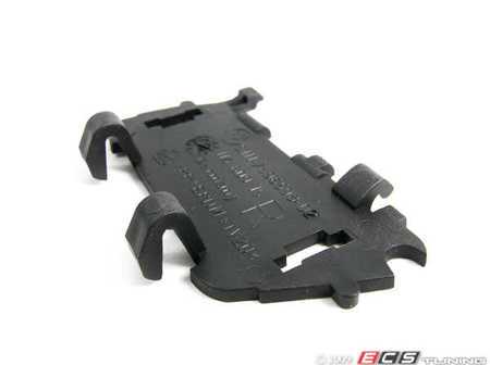 ES#74918 - 51117896598 - Plug - Passenger (Right) - Genuine BMW - BMW