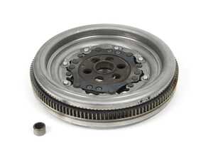 ES#4715324 - DMF181 - DSG Flywheel - Connects the engine to the clutch plate assembly - LUK - Volkswagen