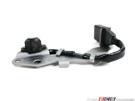 ES#8247 - 06A905161B - Camshaft Position Sensor - Sensor that monitors camshaft rotations and relays that information to the ECU - Bosch - Volkswagen