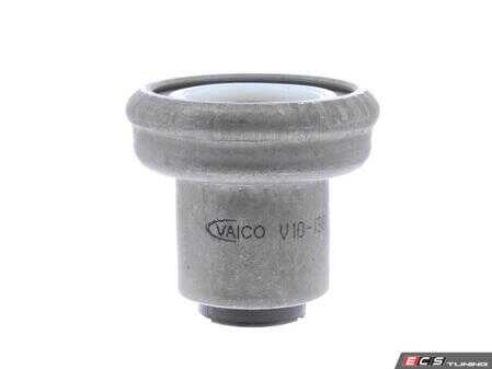 ES#2883721 - 251407077 - Wishbone-/Trailing Arm Bush - Vaico - Volkswagen