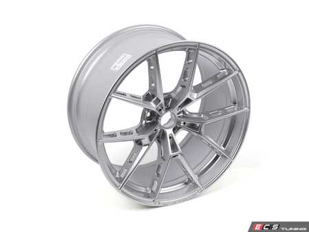 ES#4827081 - 36108089392 - 21" Style 1063M Alloy Wheel in Refined Silver - 21x10.5" ET20, 66.6mm CB. Does not include center cap. Rear Wheel, Sold Individually - Genuine BMW - BMW