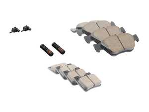 ES#2770902 - 004420022067KT3 - Front & Rear Brake Pad Kit - Featuring Akebono Pads - Assembled By ECS - Mercedes Benz