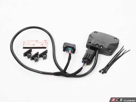 ES#5446797 - 999981 - RaceChip XLR Throttle Controller With App Control *Scratch And Dent* - Eliminate the delay in throttle response times with a simple XLR addition to your BMW! Allows for Bluetooth connectivy for easy App based control. - Scratch & Dent - BMW MINI