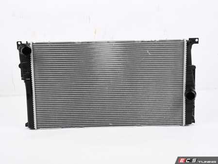ES#5481234 - 17118678027 - Radiator *Scratch And Dent* - Ensure proper cooling for your engine with a new radiator - Scratch & Dent - BMW