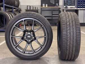 ES#5492035 - 88.10.17NGGW89 - 18" Neuspeed RSe10 Ready-To-Roll Wheel & Tire Package for B7 Passat (235/45R18) - Square 18"x8.5" ET45 5x112 57.10CB - Gun Metallic - Gloss - With Professionally Mounted & Balanced ADVANTA HPZ-02 All-Season Tires (235/45R18). Specifically created for your B7 Passat. - Neuspeed - Volkswagen