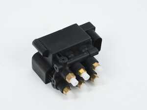 ES#5516449 - VB-3507 - Arnott Air Suspension Solenoid Valve Block *Scratch And Dent* - ***Please see photos and description prior to ordering, all sales final.***
Replacement solenoid for your air suspension compressor - Scratch & Dent - BMW