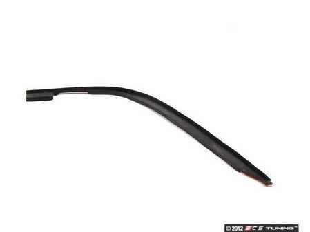 ES#127834 - 51711945952 - E30 M3 Bumper Gasket - right - Gasket that runs along the bottom of your front bumper - Genuine BMW - BMW