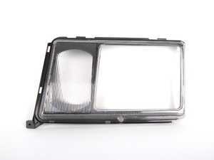 ES#2533791 - 0008260559 - Fog Lamp Lens - Left (Driver) Side - Plastic fog lamp lens / headlamp trim - URO - Mercedes Benz