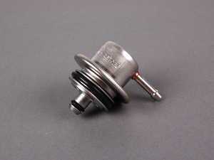 ES#33538 - 13531729320 - E36 Fuel Pressure Regulator - Regulator located on the end of the fuel rail - Genuine BMW - BMW