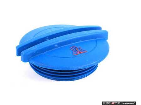 ES#10026 - 3B0121321 - Expansion Tank Cap - Keep proper pressure in your coolant system - Vaico - Audi Volkswagen Porsche