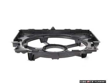 ES#39131 - 17427569921 - Fan Shroud - Channels incoming air to make the most of the cooling systems abilities - Genuine BMW - BMW