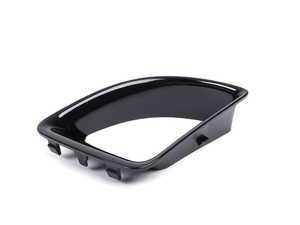 ES#2101944 - 51117255118 - Brake Duct Frame Black - Right - Located in the front lower grille assembly for S bumper - Genuine MINI - MINI