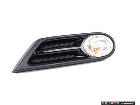 ES#4473270 - 63137260203 - Side Turn Signal & Grille - Left - Black side vent section on the quarter panel - Bremmen Parts - MINI