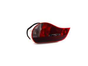 ES#174606 - 63217162730 - E85 Outer Tail Light - Right - White and Red design - Genuine BMW - BMW