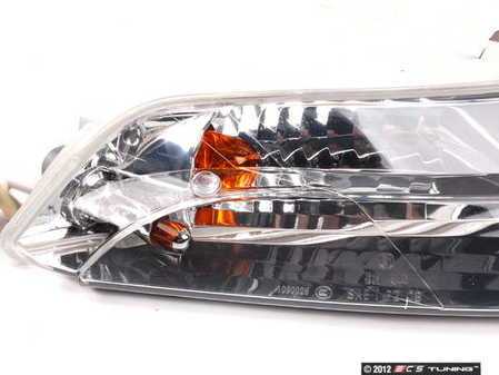 ES#173591 - 63137165808 - Front White Indicator Assembly - Right - Includes bulbs - Genuine BMW - BMW