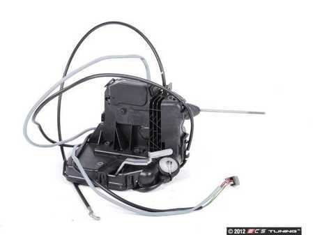 ES#4733098 - 2037200535 - Door Lock Actuator - Left Front - Door Latch / Lock Mechanism For Your Mercedes-Benz - Vemo - Mercedes Benz