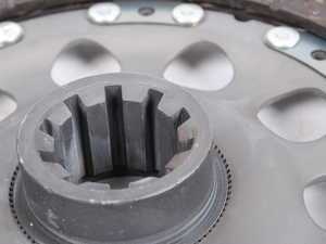 ES#41158 - 21217526590 - Remanufactured Clutch Disc - 6 Speed Transmission - 240mm diameter - Genuine BMW - BMW