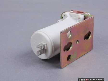 ES#2568622 - 823955651 - Windshield Washer Pump - Keep your windshield clean - URO - Volkswagen Porsche