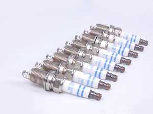 ES#2568303 - 12120032135KT - Spark Plugs - Set Of 8 - Known by Bosch part number FR7KPP332 - Bosch - BMW