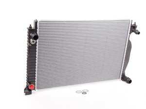 ES#2079235 - 8E0121251M - Radiator - With Oil Cooler - Nissens - Audi