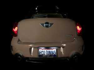 ES#2602311 - R60LEDPLATEKT - LED License Plate Bulb - Pair - Featuring built in resistors, making these a simple plug and play procedure - ZiZa - MINI