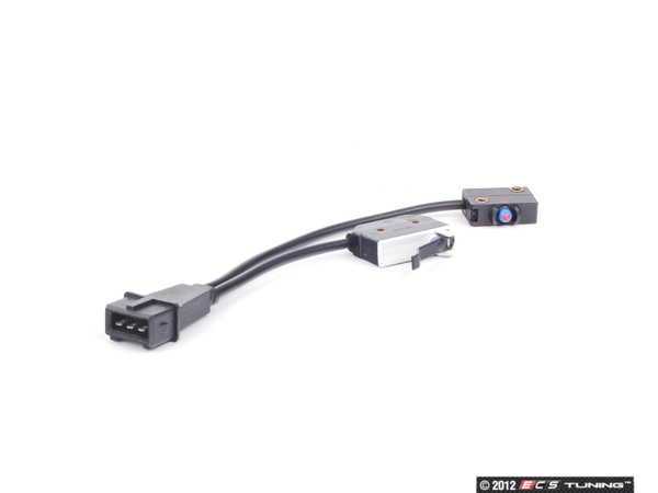 Original Equipment Supplier - 026133093D - Throttle Switch - With