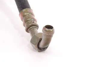 E28 Oil Cooling Pipe Outlet