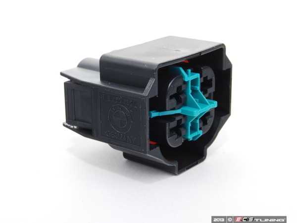 Genuine BMW - 61138380380 - Fan Plug Socket (61-13-8-380-380)