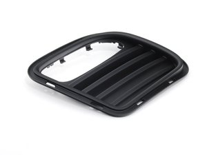 ES#75527 - 51120413257 - Grille - Air Discharge - Left - Located in the side section of the JCW Aerodynamic rear bumper - Genuine MINI - MINI