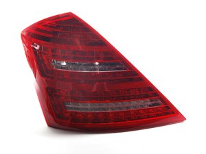 ES#1890116 - 2218201364 - Tail Lamp Assembly - Fits left side only - Genuine Mercedes Benz - Mercedes Benz
