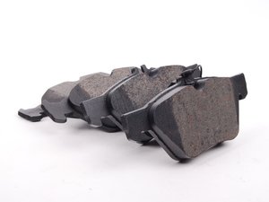 ES#2592901 - 0044200320 - Front Brake Pad Set - Does not include brake pad wear sensors - Bosch - Mercedes Benz