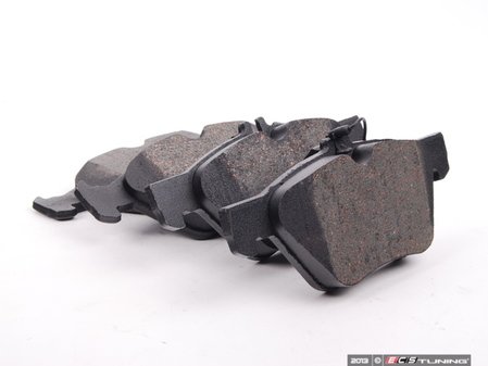 ES#2592901 - 0044200320 - Front Brake Pad Set - Does not include brake pad wear sensors - Bosch - Mercedes Benz