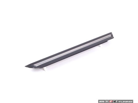 ES#77412 - 51131876130 - Front Fender Molding - Right - Replace your faded or missing molding - Genuine BMW - BMW