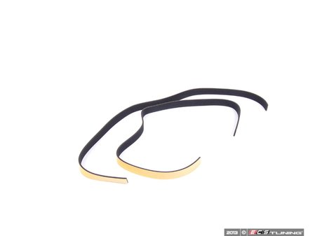 ES#174517 - 63216938600 - Center Gasket - Priced Each - Located on the rear taillight housing - Genuine MINI - MINI
