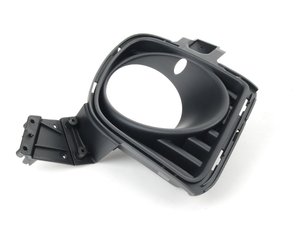ES#4389704 - 51117283348 - JCW Front Bumper Fog Light Grille - Right - Black section located around the fog light lens - Bremmen Parts - MINI