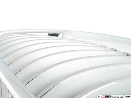 ES#1902999 - 51137261356 - Chrome Kidney Grille - Right - Taken from the 550i - Genuine BMW - BMW