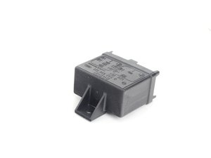 ES#34480 - 13631272131 - Fuel system Relay - Protects fuel system from electrical failures - Genuine BMW - BMW