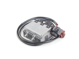 ES#3979047 - 8D0959501D - Auxiliary Fan Control Unit - Controls the actuation of the radiator fan - Meyle - Audi