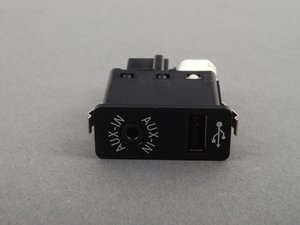 ES#2703734 - 84109237654 - USB And Auxiliary Input Socket - Provides audio connection to external devices via USB and auxiliary ports - Socket only - Genuine MINI - MINI