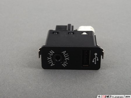 ES#2703734 - 84109237654 - USB And Auxiliary Input Socket - Provides audio connection to external devices via USB and auxiliary ports - Socket only - Genuine MINI - MINI