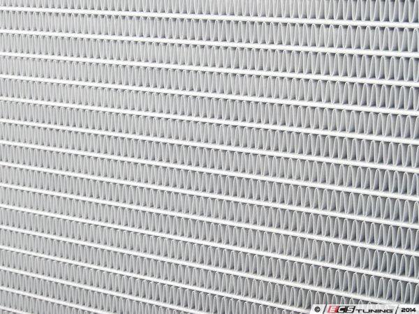 17218713902 Radiator Genuine MINI - 17117570489 - Aluminum Radiator (17-11-7-570-489)