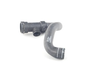 ES#2718687 - 8D0121055T - Radiator Hose - Lower - Connects the lower radiator port to the thermostat housing - Hutchinson Worldwide - Audi Volkswagen