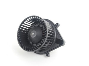 ES#3448016 - 8E1820021E - Blower Motor Assembly - Pushes air through the vent system - Valeo - Audi