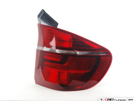 ES#1929744 - 63217227792 - E70 X5 LCI Tail Light - Right - An visual upgrade for pre-lci models - Genuine BMW - BMW