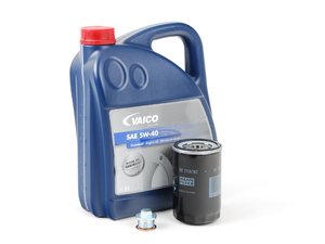 ES#2724088 - 06A115561BPSKT - Oil Service Kit  - Includes standard Mann oil filter and Vaico 5w-40 oil - Assembled By ECS - Audi Volkswagen