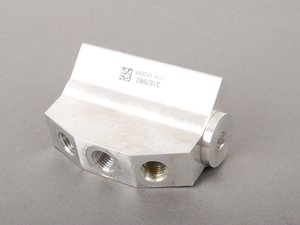 ES#1446501 - 95535923101 - PDCC Hydraulic Distribution Block - Front - Connection point for hydraulic sway bar pressure lines - Genuine Porsche - Porsche
